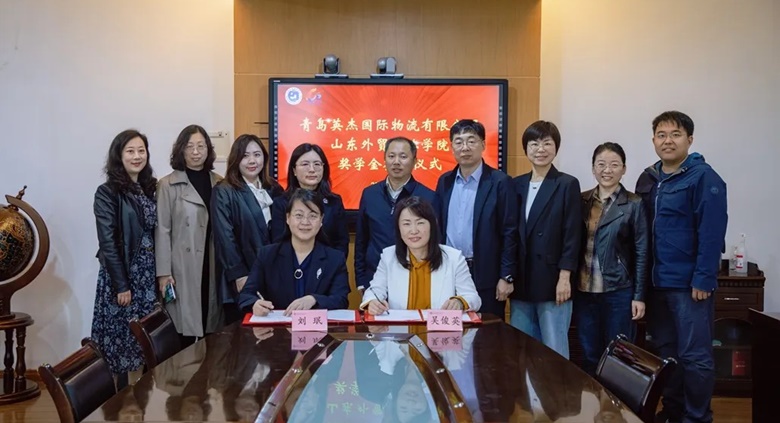 暖暖愛心   點(diǎn)燃未來之光